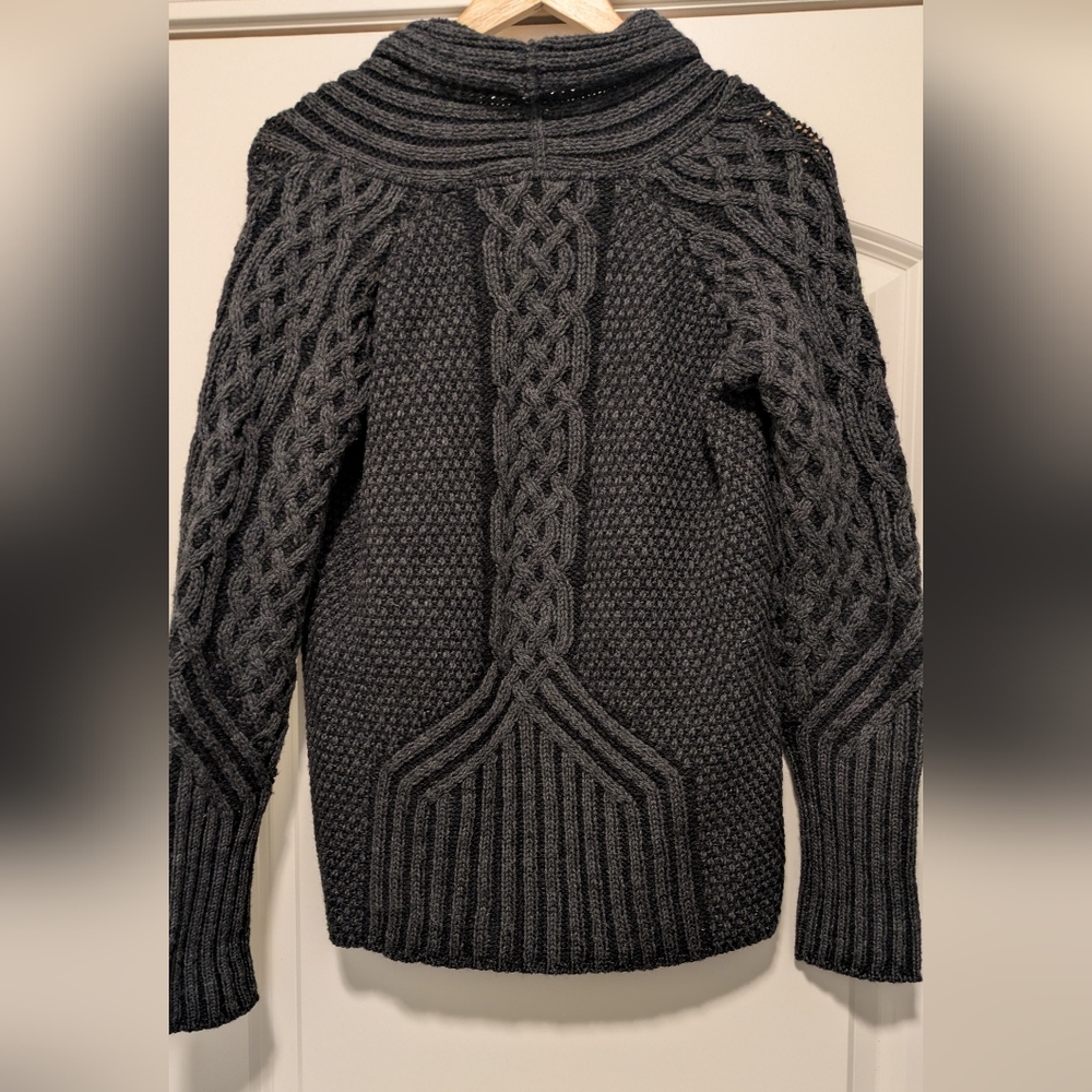 Women's Cable Knit Gray Sweater - Picture 6 of 6